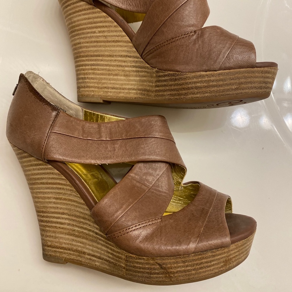 Brown Unwrapped wedges by Seychelles